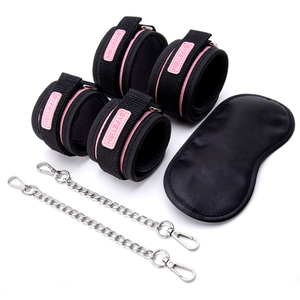3 pz Set Letto Bondage Set Ritenuta Gioco Per Adulti Cintura Sesso Manette Tettarelle Da Biberon Morsetto Frusta Collare Kit Giocattolo Del Sesso Per Le Coppie Del Sesso accessori