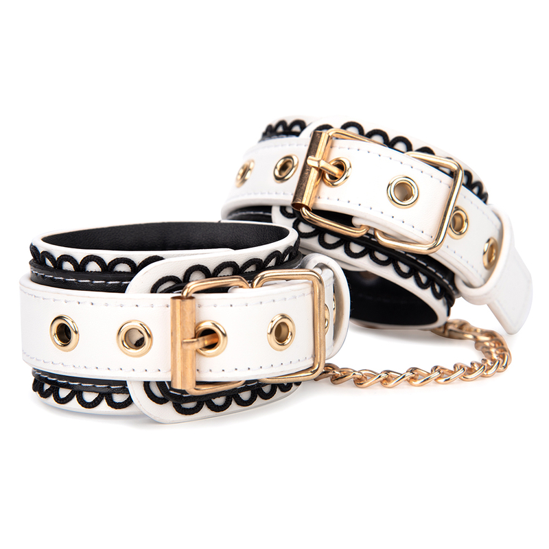 3pcs Set Bed Bondage Set Terughoudendheid Volwassen Spel Riem Sex Handboeien Tepelklem Zweep Kraag Kit Seksspeeltje voor Paar Sex Accessoires