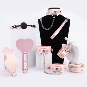 6PCS 우아한 SM 본디지 키트 성인 섹스 토이 수갑으로 설정 눈 가리개 칼라 Anklecuffs 커플 BDSM 플레이를위한 입 개그 채찍