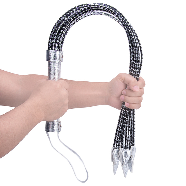 Accessori per giochi sessuali per adulti Flogger in pelle PU con design a frusta per bondage maschile e giochi BDSM