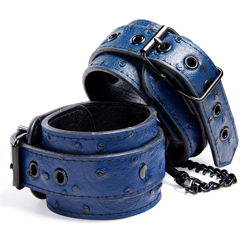 Ultimatives Eintauchen mit Ganzk&ouml;rper-Bondage-Anzug und SM-Kit-Sammlung zur Erkundung der Kraftdynamik