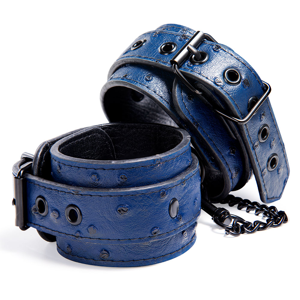 Ultimatives Eintauchen mit Ganzk&ouml;rper-Bondage-Anzug und SM-Kit-Sammlung zur Erkundung der Kraftdynamik