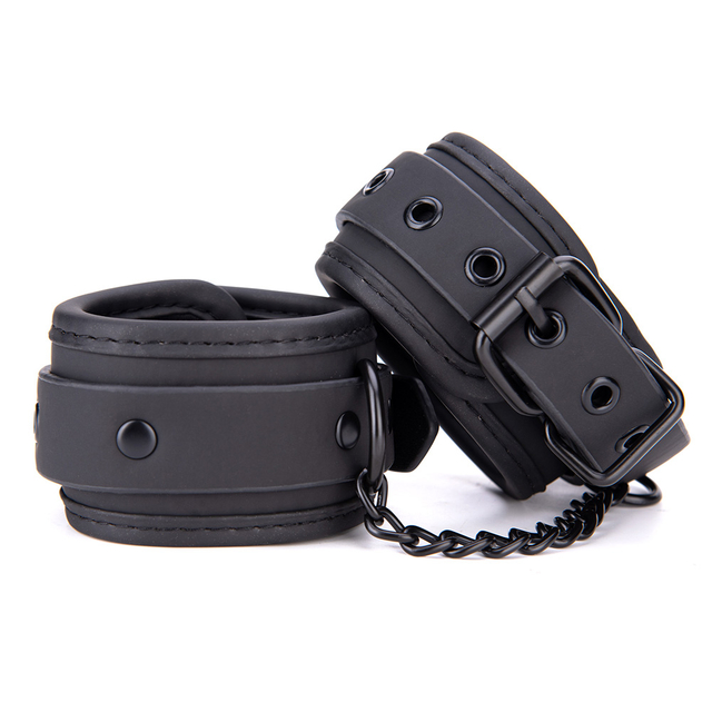 Prodotti SM Restrizioni per giocattoli sessuali per donna BDSM con manette in pelle Pu senza serratura Kit SM Bondage sessuale per adulti per coppie